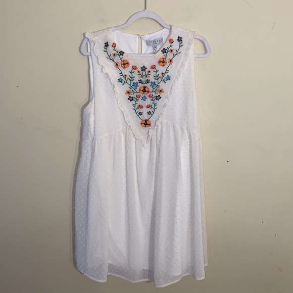 Hayden Dresses & Skirts - NWT HAYDEN LOS ANGELES embroidered dress size L